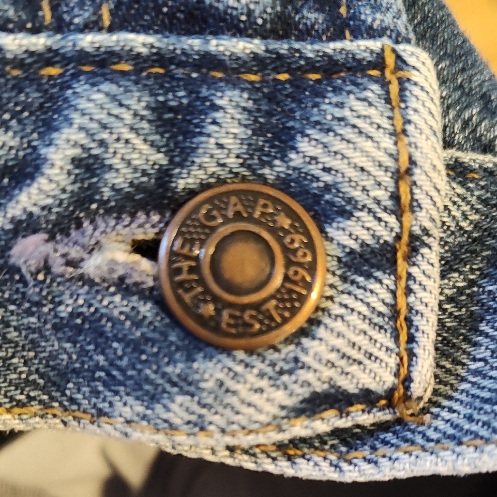 GAP Vintage Shorts. Easy Fit blue denim cutoff shorts